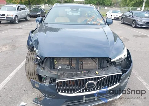 2022 Volvo Xc60 B5 Inscription z USA, uszkodzony, nr VIN YV4L12RL2N1961040